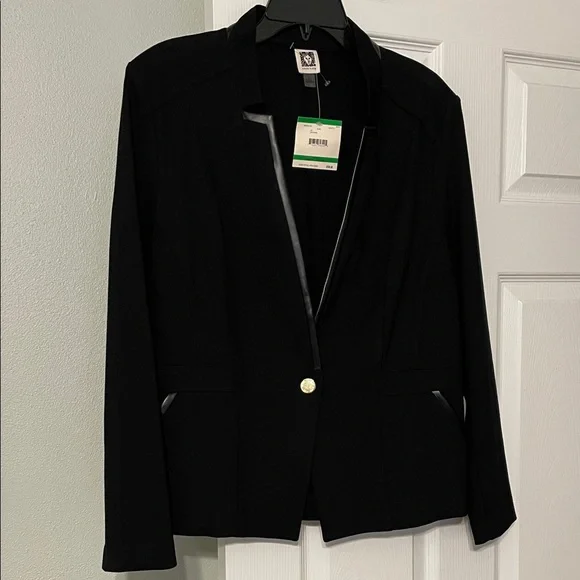 Anne Klein Black Blazer with beautiful princess collar & leather look trim. - Picture 1 of 10